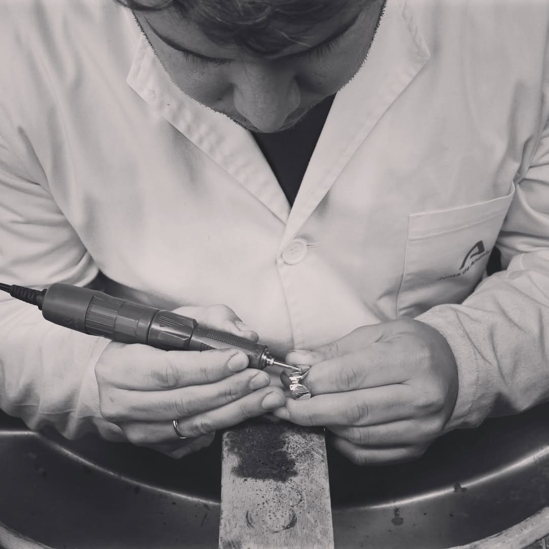 Crear, contar, deleitarse. Puedo explicaros de muchas formas qué es y qué supone la joyería para