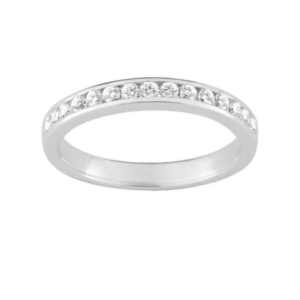 Anillo en plata de ley con circonitas blancas.